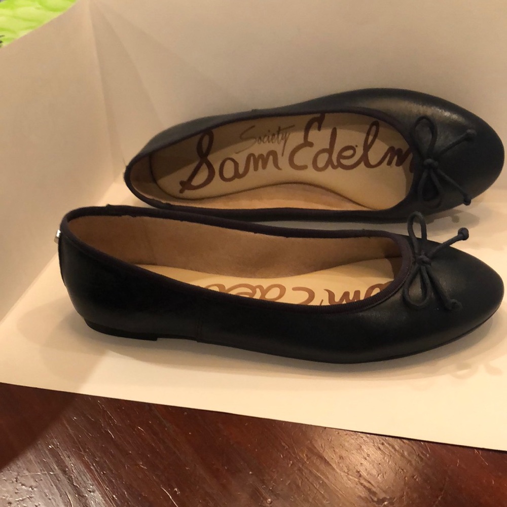 Flat shoes